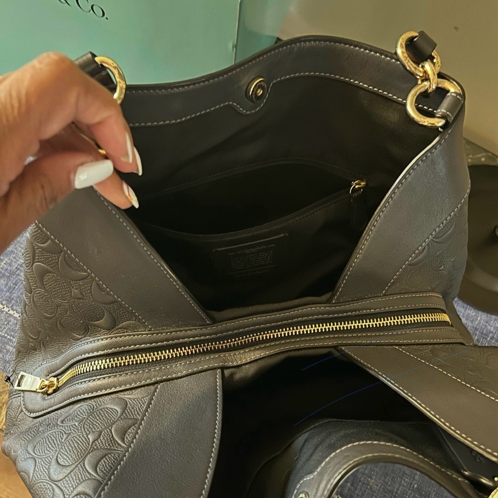 Coach Embossed Lexy shoulder Bag in beautiful black leather - Picture 14 of 17